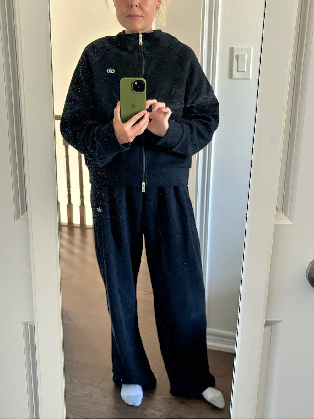 “Alo” black sweatsuit, EUC, Size 6-10